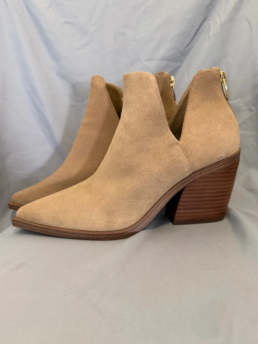 Vince Camuto “Gigietta” Suede Ankle Boots – Neutral Tan | Size 9.5M